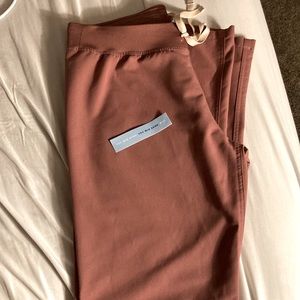 Women’sFIGS  medium/tall mauve Livingston scrub pant